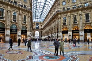 2. Arhitectura unor zone din orase poate fi modelata de acest obicei
