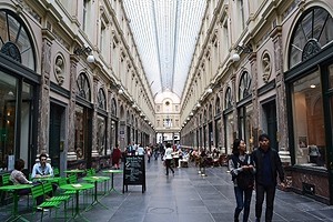 Ce proiecte putem dezvolta prin inchirierea unui spatiu comercial intr-un complex sau o galerie