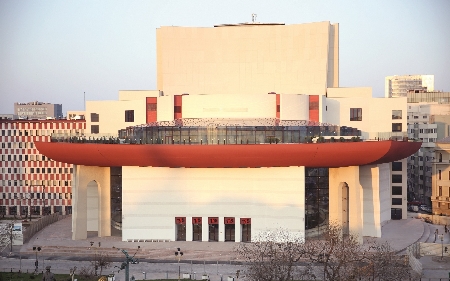 Teatrul National deschis